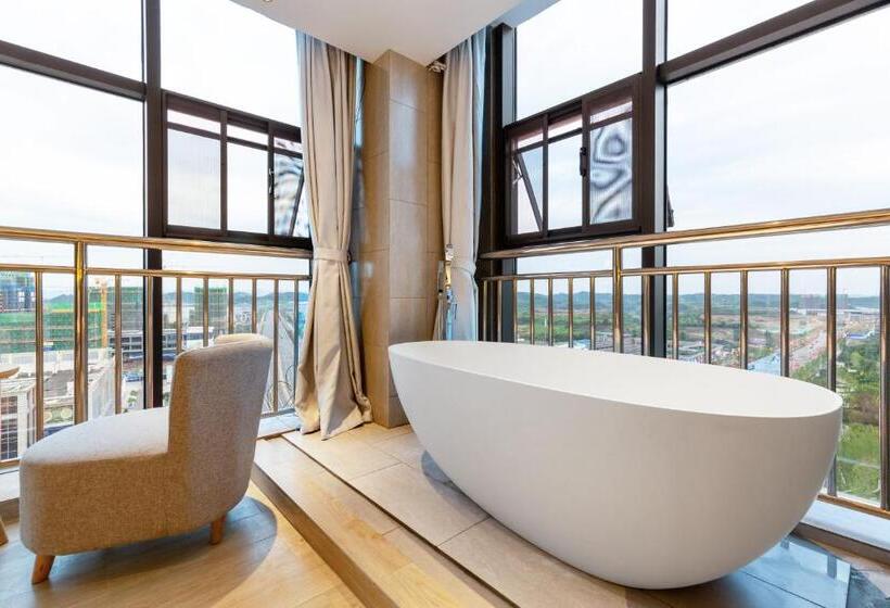 Jakuzili Standart Oda, True Go