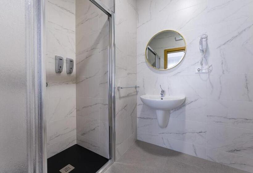 Camera Deluxe, Pensión Ferradura