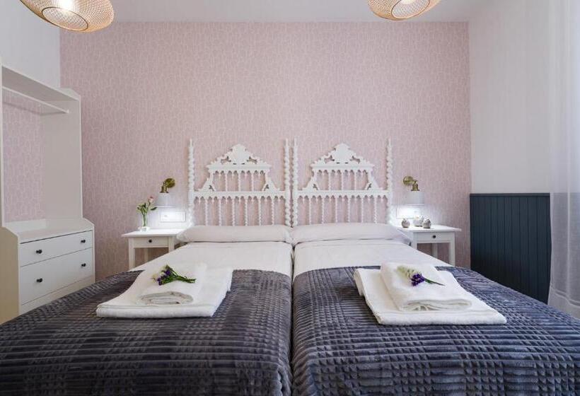 Camera Deluxe, Pensión Ferradura