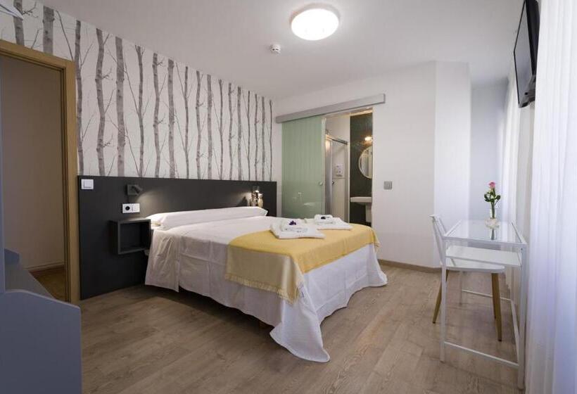 Camera Standard, Pensión Ferradura