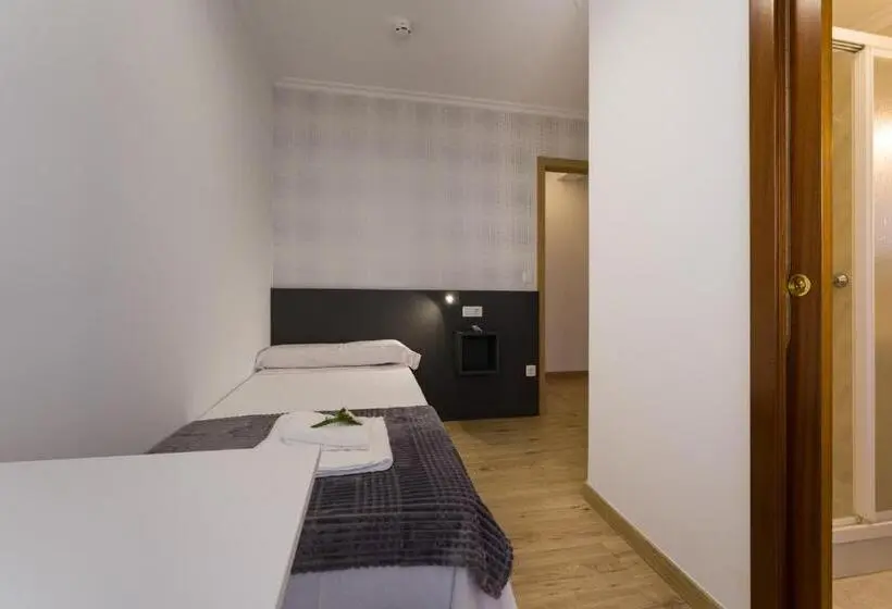 Standard Yhden Hengen Huone, Pensión Ferradura