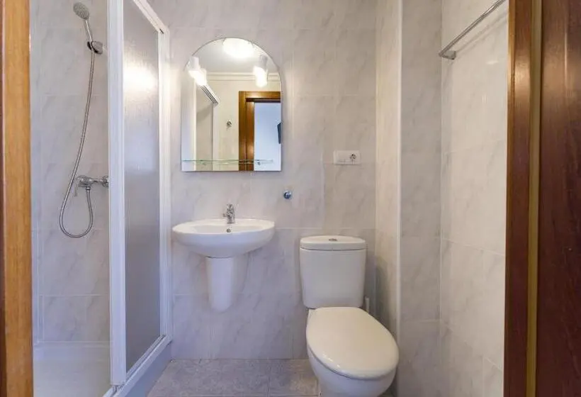 Standard Yhden Hengen Huone, Pensión Ferradura