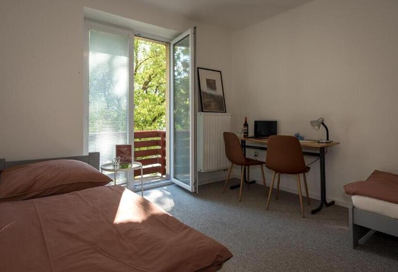 اتاق استاندارد, Hostel 26