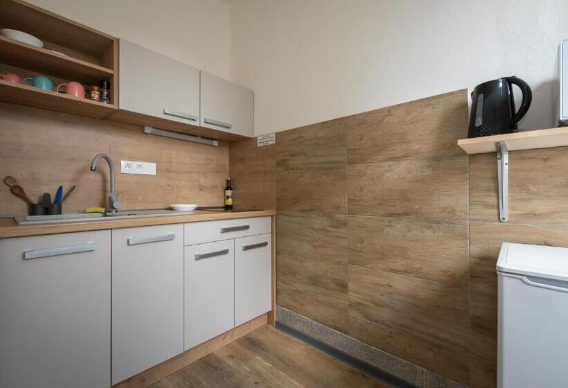 تختخواب در اتاق مشترک, Hostel 26