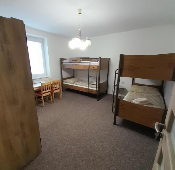 تختخواب در اتاق مشترک, Hostel 26