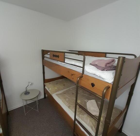 تختخواب در اتاق مشترک, Hostel 26