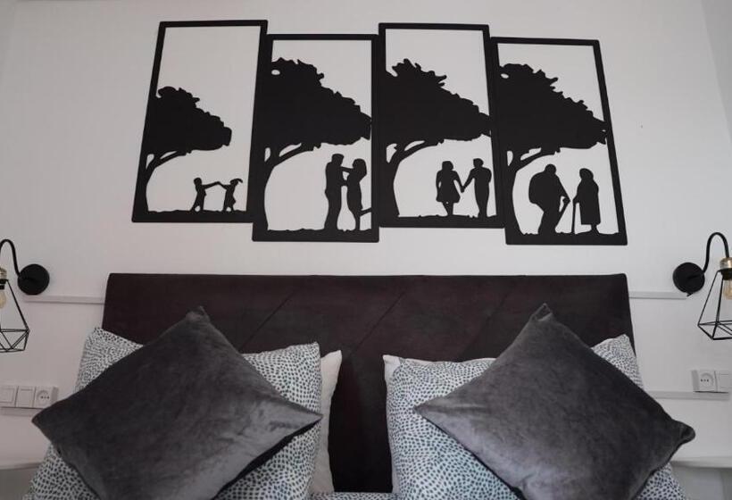 استودیوی استاندارد با چشم‌انداز دریا, Azayla