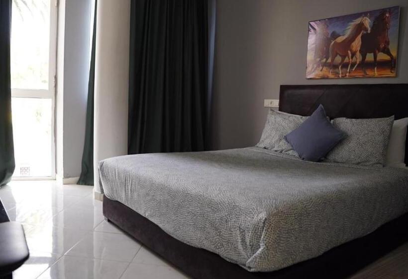 اتاق عادی یک تخته, Azayla