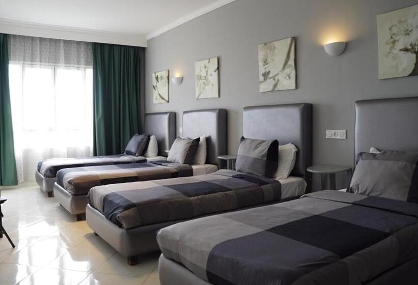 اتاق استاندارد چهارنفره با چشم‌انداز باغ, Azayla