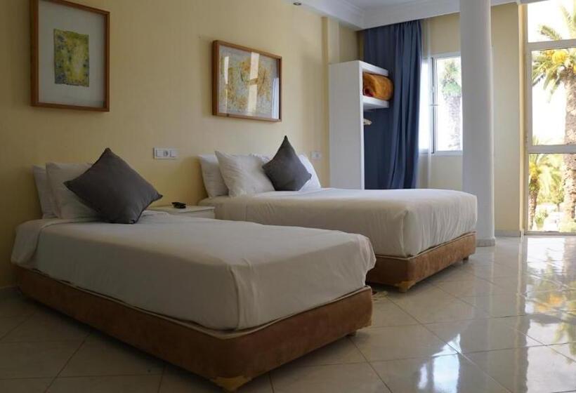 اتاق استاندارد سه نفره, Azayla