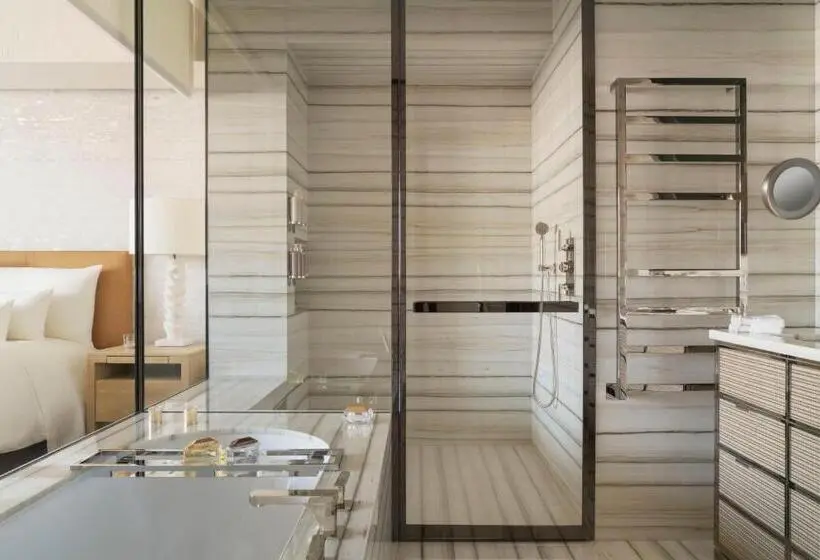 اتاق لوکس با بالکن, Cheval Blanc Paris & Dior Spa Cheval Blanc Paris