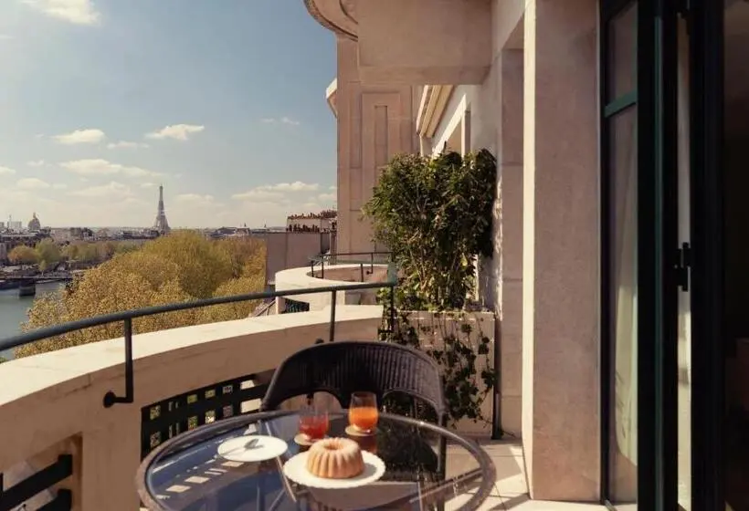 سوییت جونیور با بالکن, Cheval Blanc Paris & Dior Spa Cheval Blanc Paris