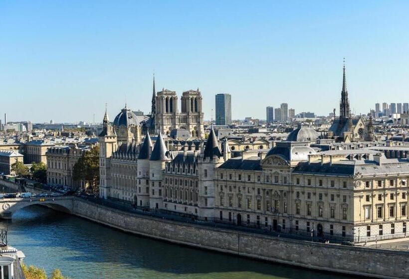 스위트, Cheval Blanc Paris & Dior Spa Cheval Blanc Paris