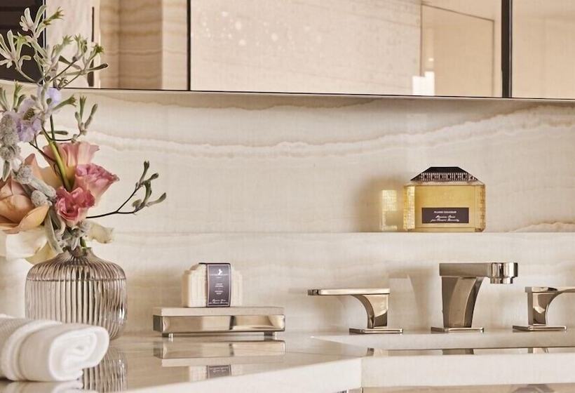 주니어 스위트 발코니, Cheval Blanc Paris & Dior Spa Cheval Blanc Paris