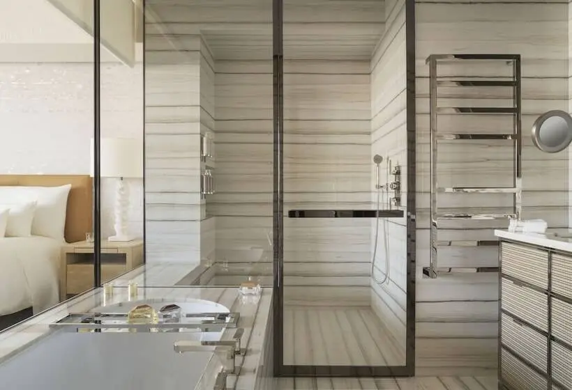 اتاق لوکس با بالکن, Cheval Blanc Paris & Dior Spa Cheval Blanc Paris