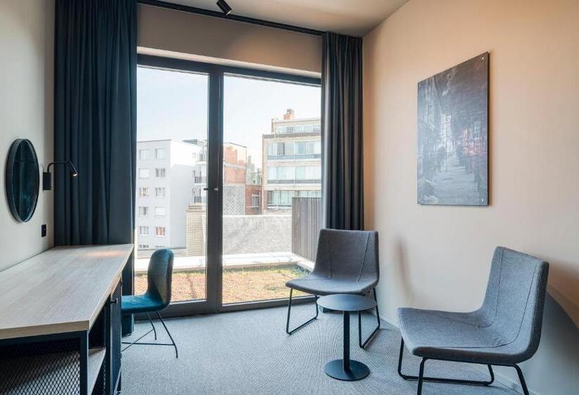 جناح جونيور, Citybox Antwerp