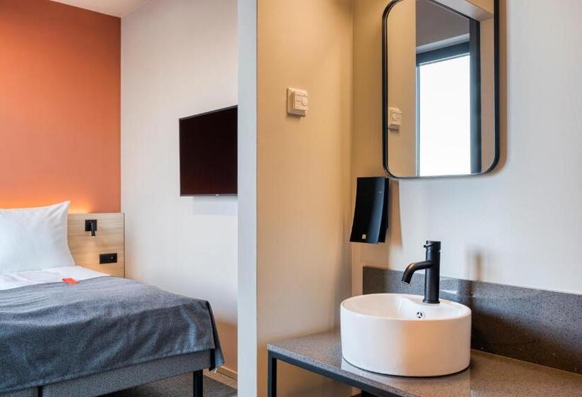 جناح جونيور, Citybox Antwerp