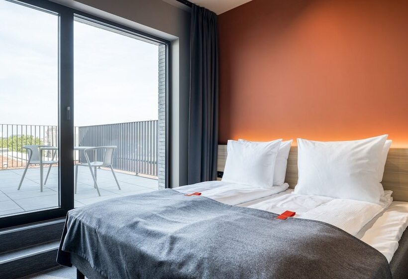 جناح جونيور, Citybox Antwerp