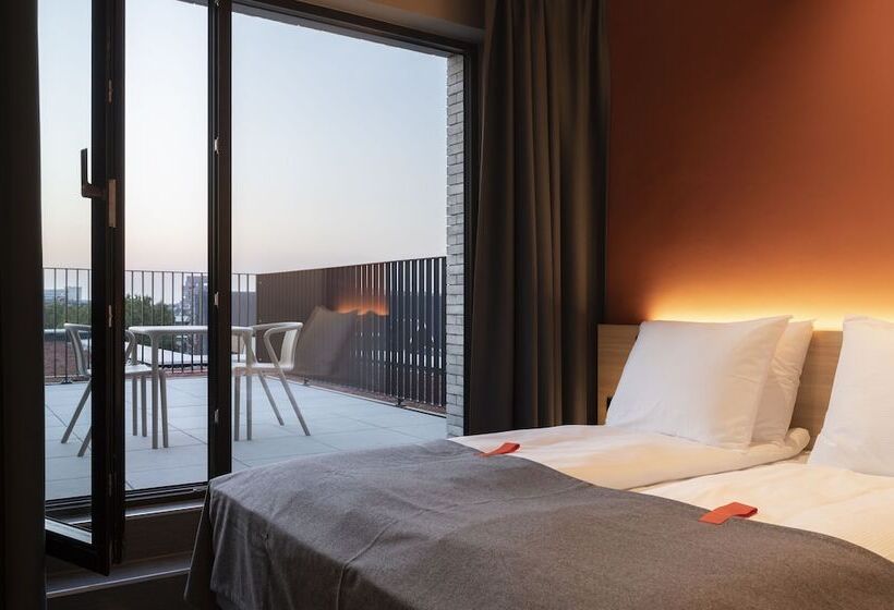 جناح جونيور, Citybox Antwerp