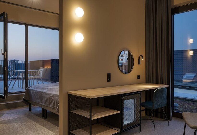 جناح جونيور, Citybox Antwerp