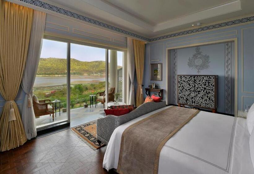 キングサイズベッドのスタンダードルーム, Raffles Udaipur