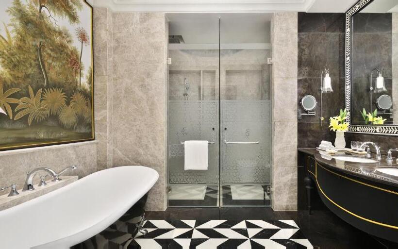 バルコニー付きスタンダードルーム, Raffles Udaipur