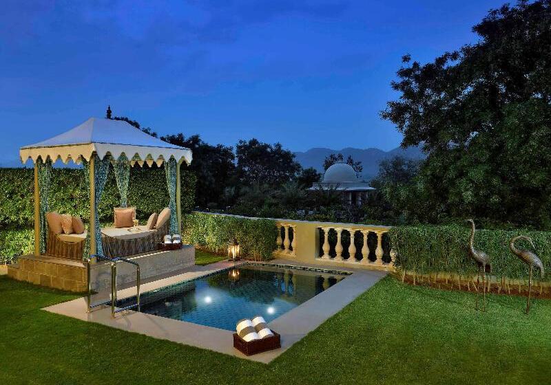 キングサイズベッドのスタンダードルーム, Raffles Udaipur