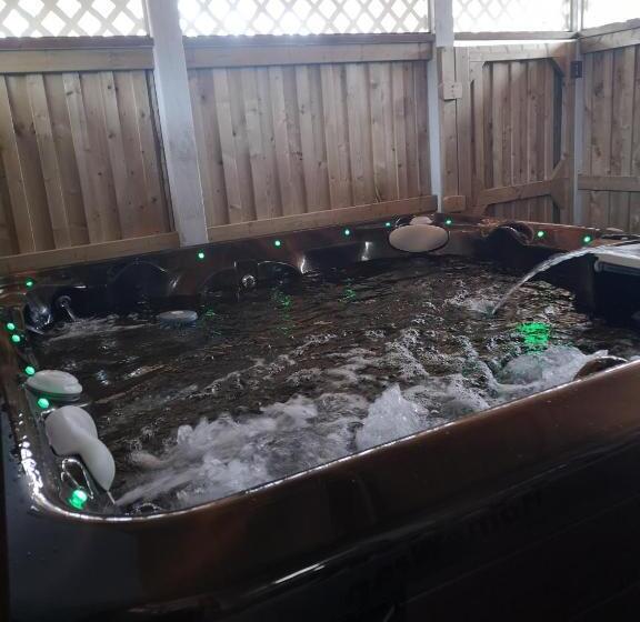 スイート, Seaport Inn