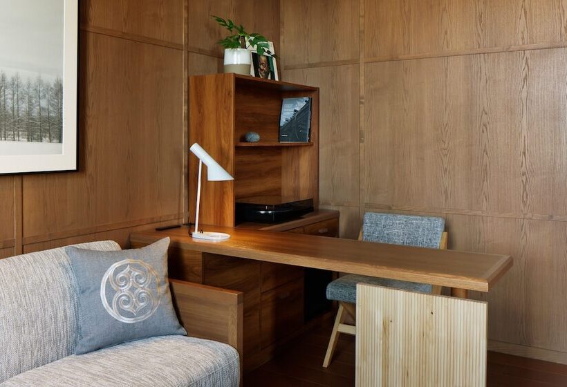 جناح, The Royal Park Canvas  Sapporo Odori Park