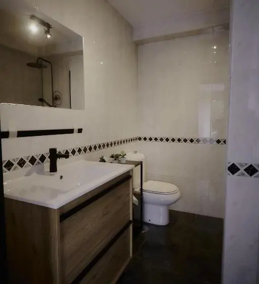 Camera Standard, Zarey Hostel