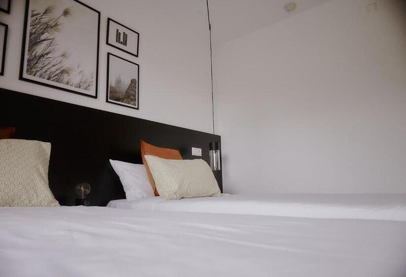 이코노미 룸, Zarey Hostel