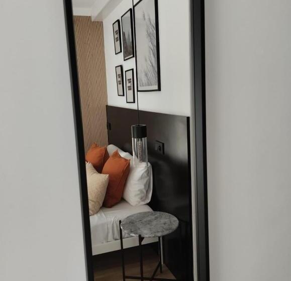 Номер Deluxe с Балконом, Zarey Hostel