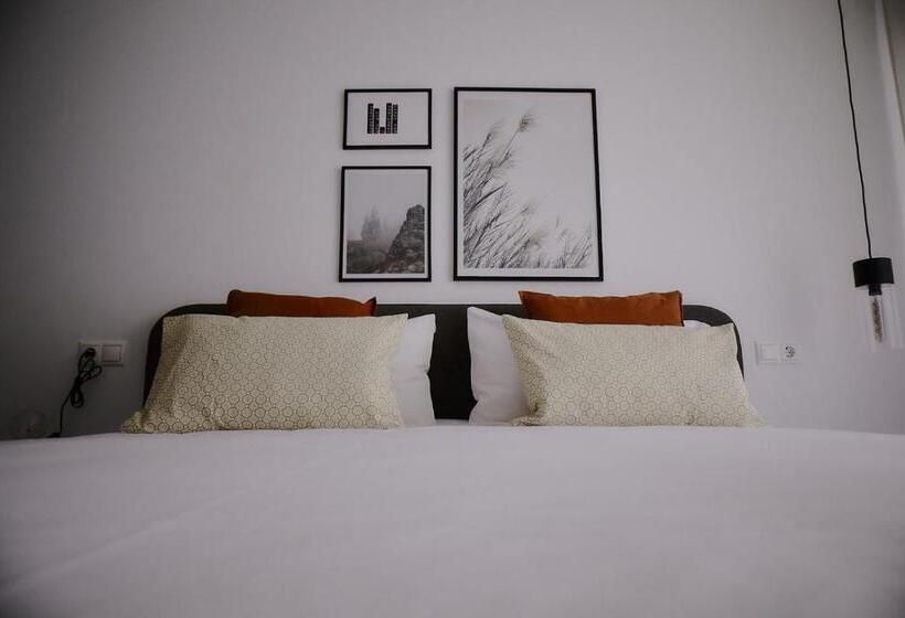 디럭스 룸, Zarey Hostel