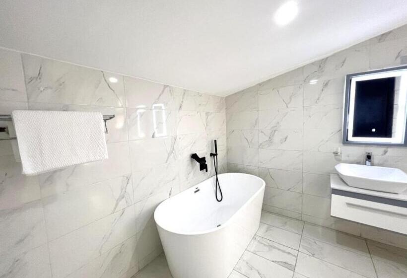 스탠다드 발코니 룸, Riviera Hotel, Apartments & Resorts