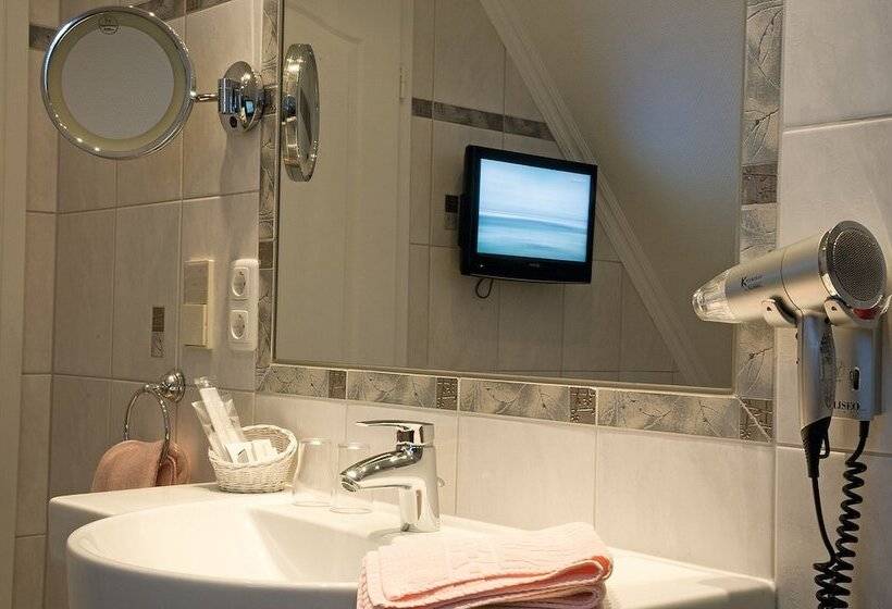 غرفة كومفورت, Acht Linden