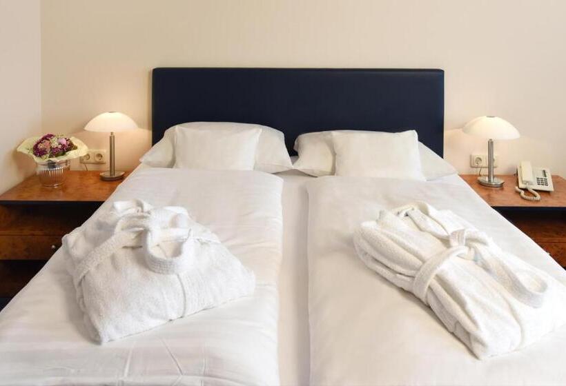 Номер Стандарт, Arkadia