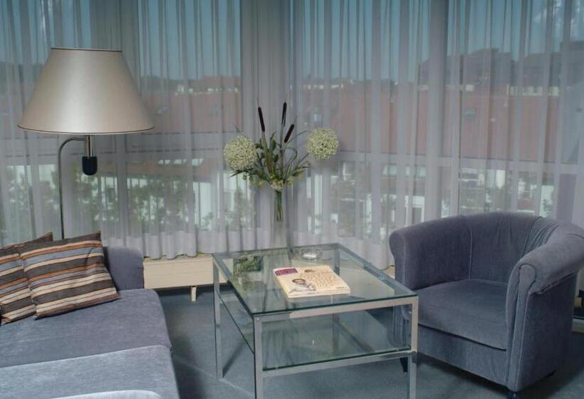 Апартаменты 1 Спальня, Arkadia