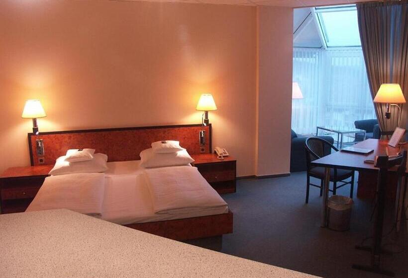 Апартаменты 1 Спальня, Arkadia