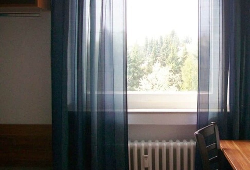 带大床的标准间, Art Inn  Dinslaken