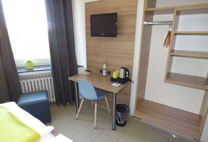 带大床的标准间, Art Inn  Dinslaken