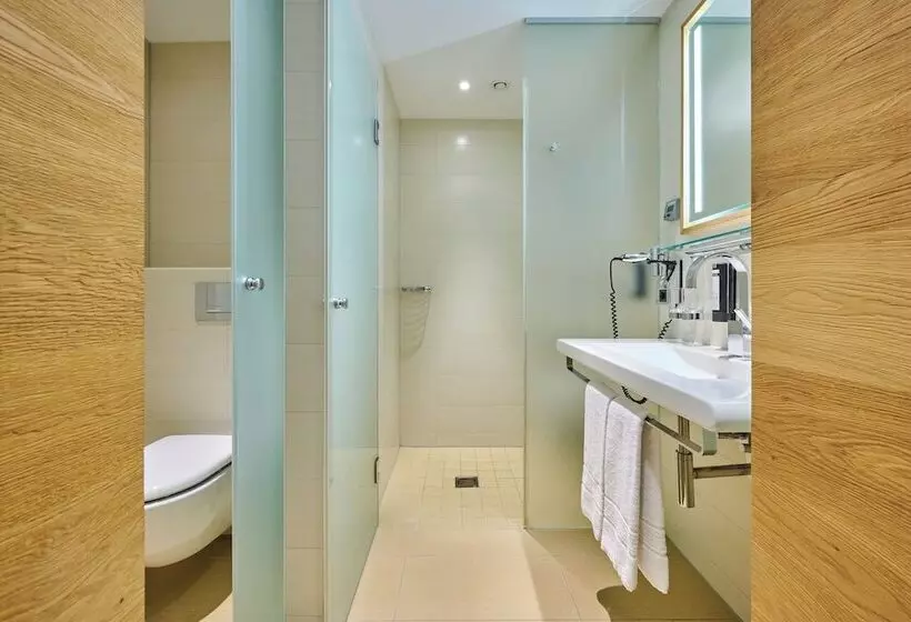 Quarto Comfort, Asam