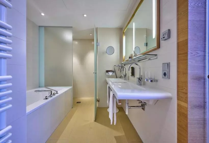 Suite, Asam