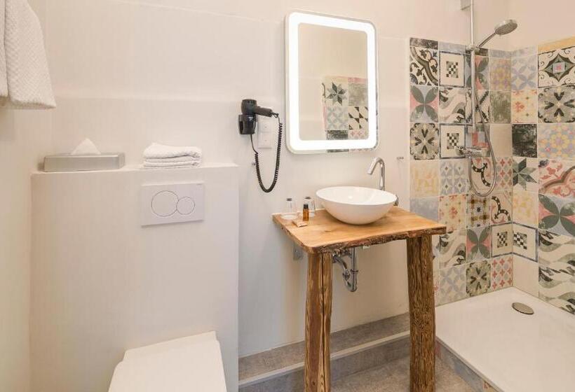 スタンダードルーム, Bellevue