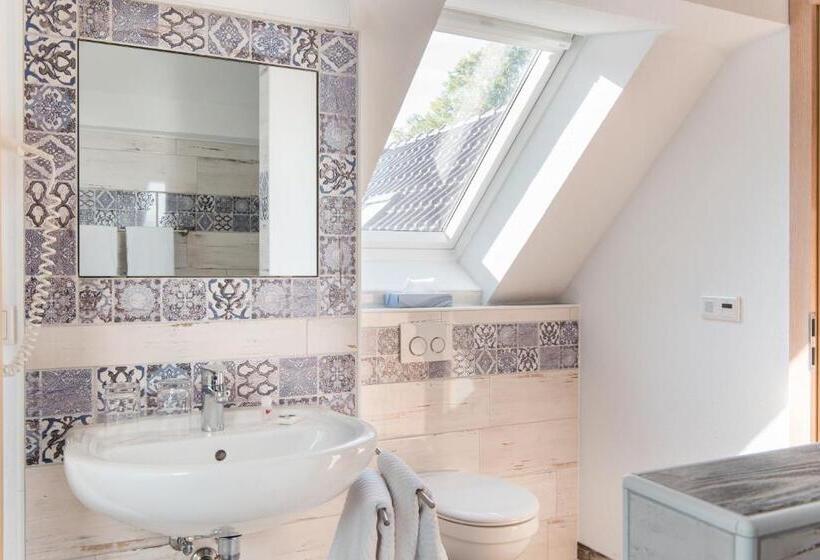 スタンダードルーム, Bellevue