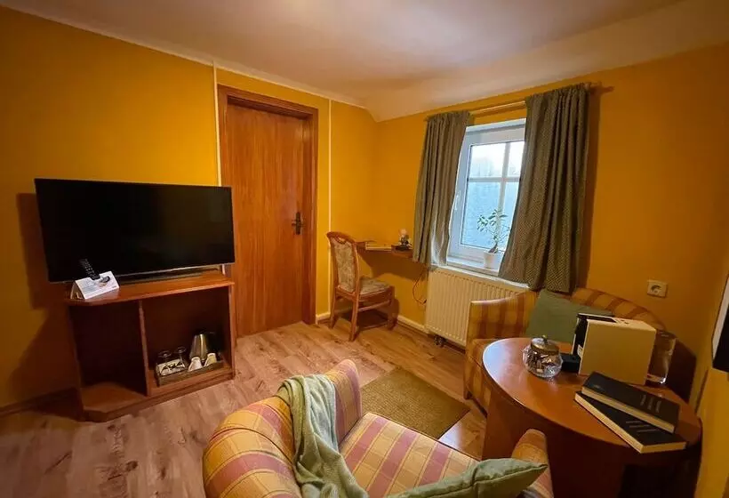 Huoneisto 1 Makuuhuone, Berghotel Drei Brüder Höhe