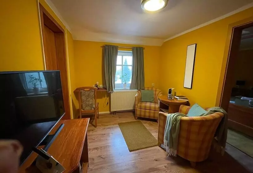Huoneisto 1 Makuuhuone, Berghotel Drei Brüder Höhe