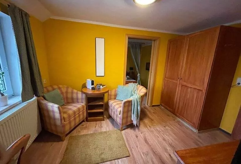 Huoneisto 1 Makuuhuone, Berghotel Drei Brüder Höhe