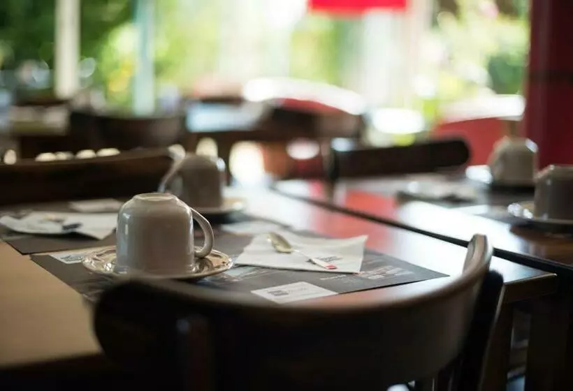 スタンダードトリプルルーム, Brit Hotel Du Perche