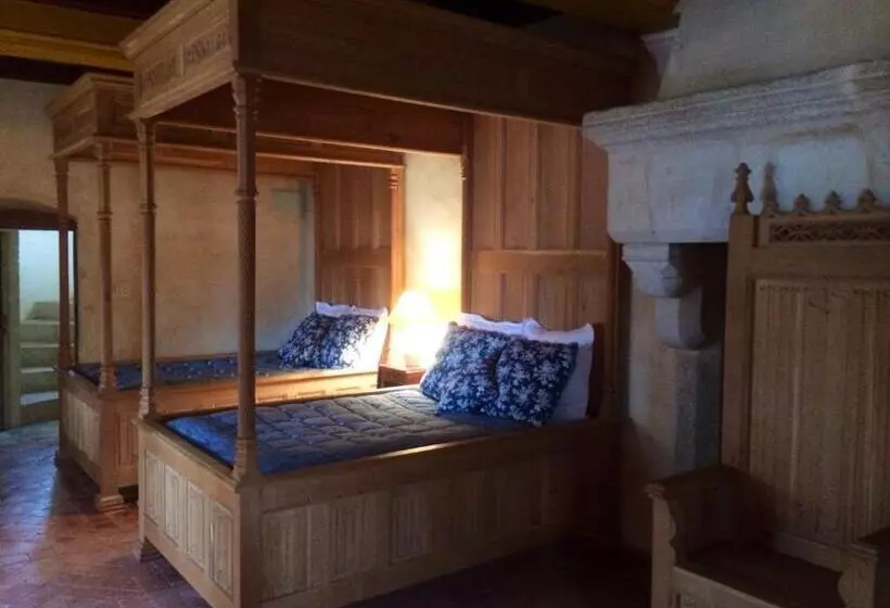 スタンダードトリプルルーム, Château De Saint Loup
