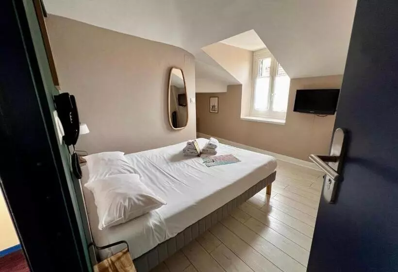Standard Yhden Hengen Huone, Hôtel Saint James